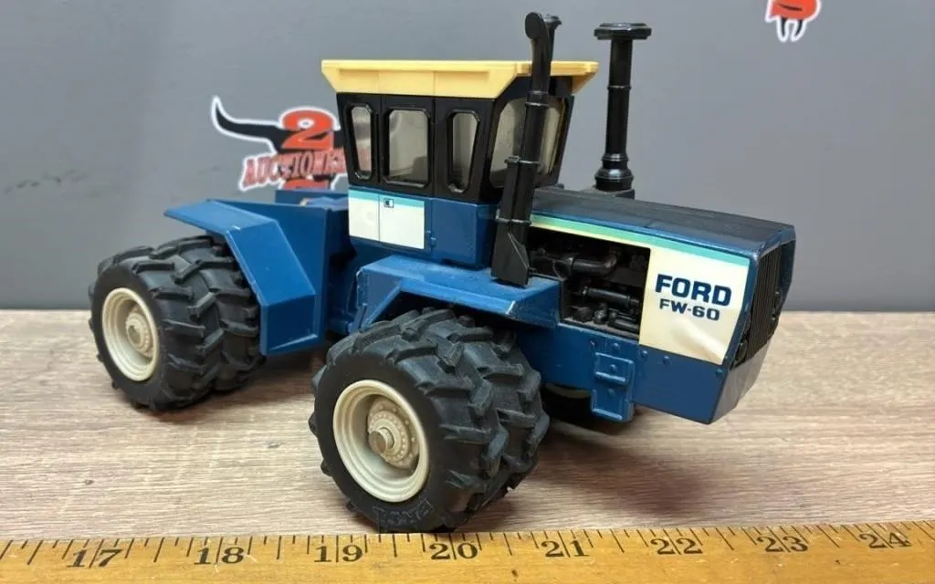 1:43 ERTL Ford FW-60 4WD Tractor.