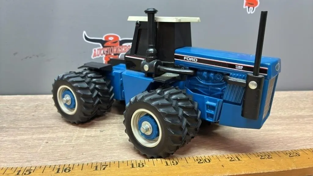 1:43 Ford 1156 Versatile Tractor. PARTS MART