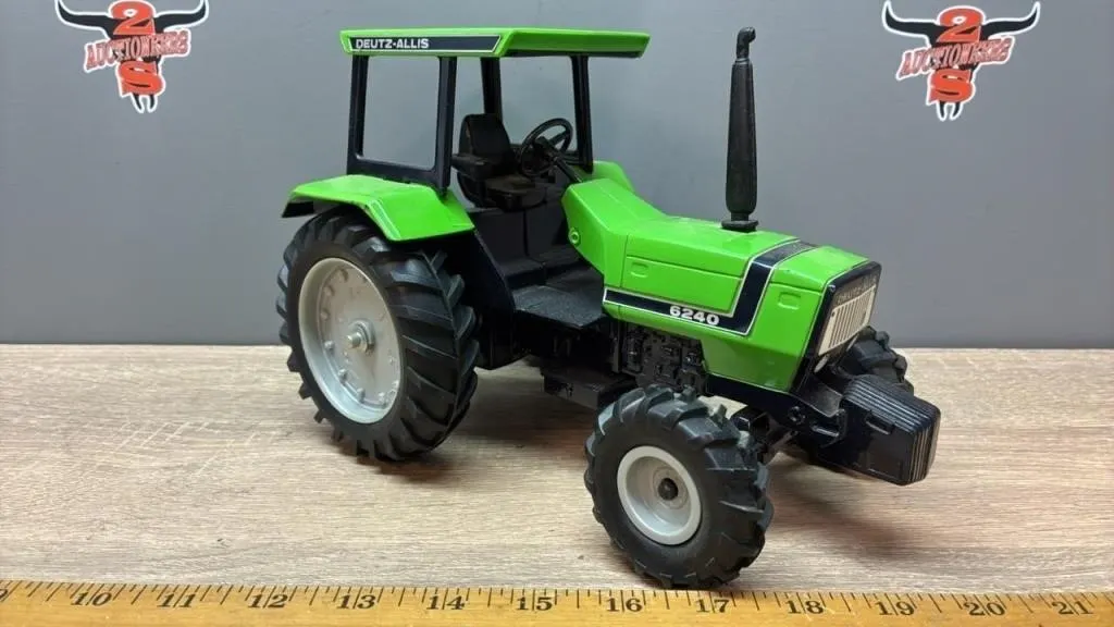 1:16 ERTL Deutz-Allis 6240 MFWD Tractor.