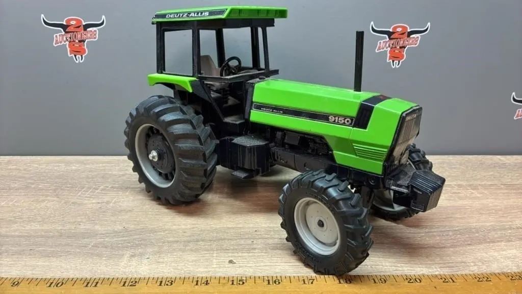 1:16 ERTL Deutz-Allis 9150 MFWD Tractor. 1988