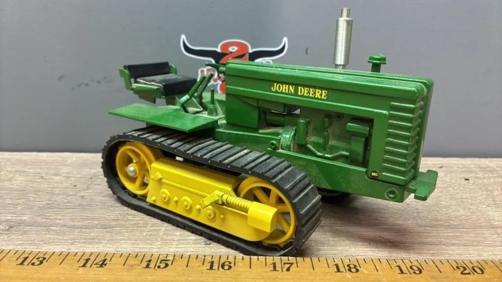 1:16 SpecCast John Deere MC Track Tractor.