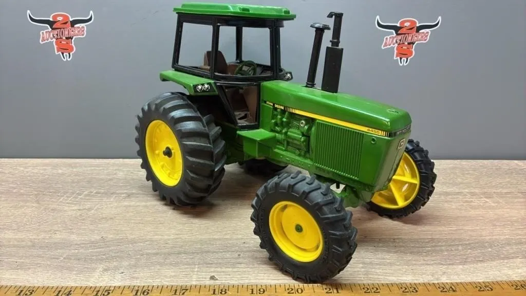 1:16 ERTL John Deere 4455 MFWD Tractor.