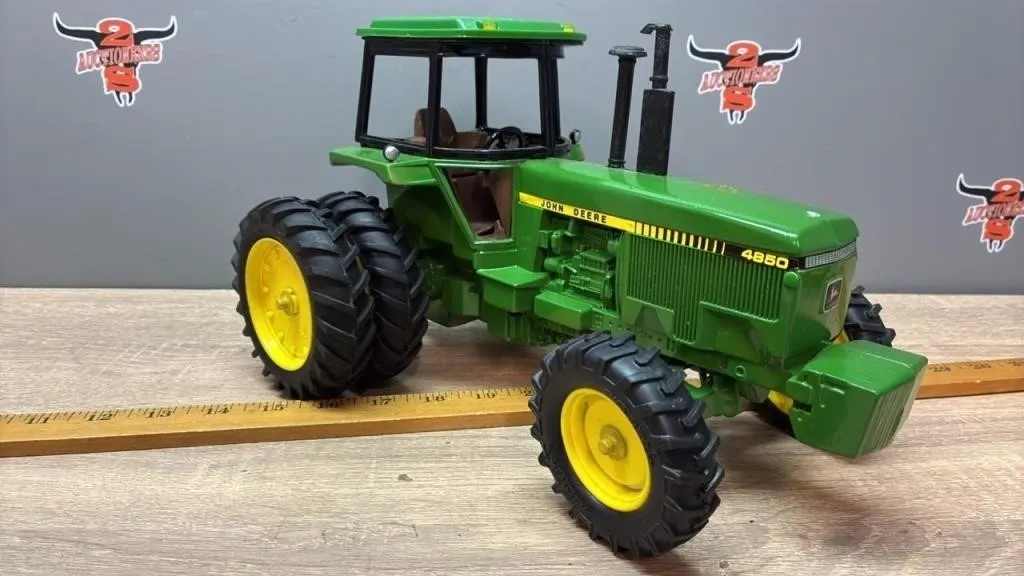 1:16 ERTL John Deere 4860 MFWD Tractor w/Duals
