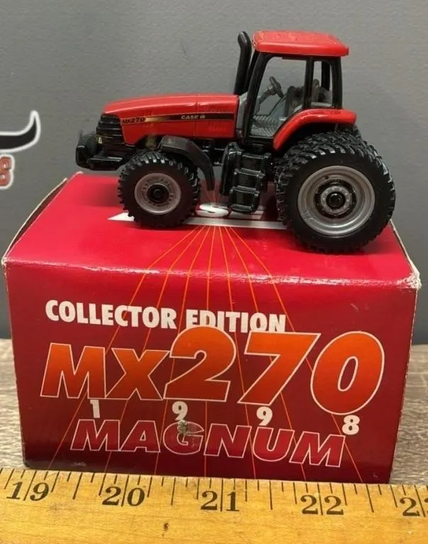 1:64 ERTL CASE MX270 Magnum Tractor.