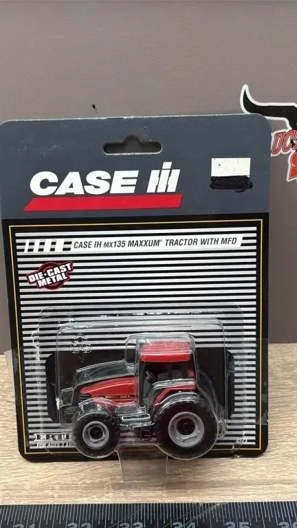 1:64 ERTL CaseIH MX 135 Die Cast Tractor. *Box