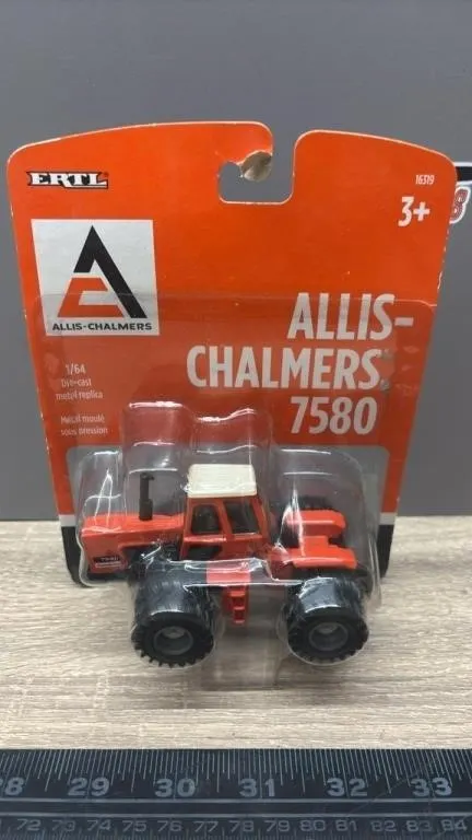 1:64 ERTL Allies-Chalmers 7580 Die Cast Tractor.
