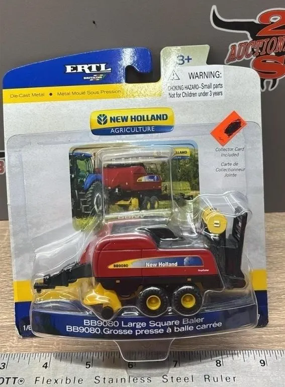 1:64 ERTL New Holland BB9080 Die Cast Large