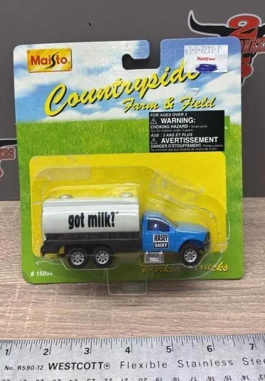 Maisto Jersey Dairy Die Cast 4� Truck. *Box