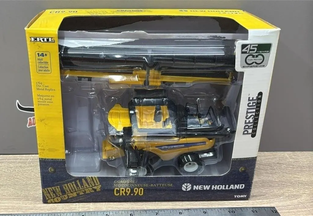 1:64 ERTL Prestige Collection New Holland CR9.90
