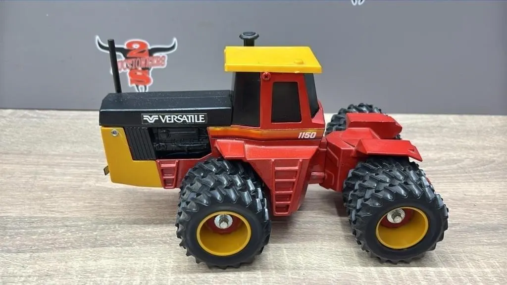1:32 Versatile 1150 Die Cast Tractor.