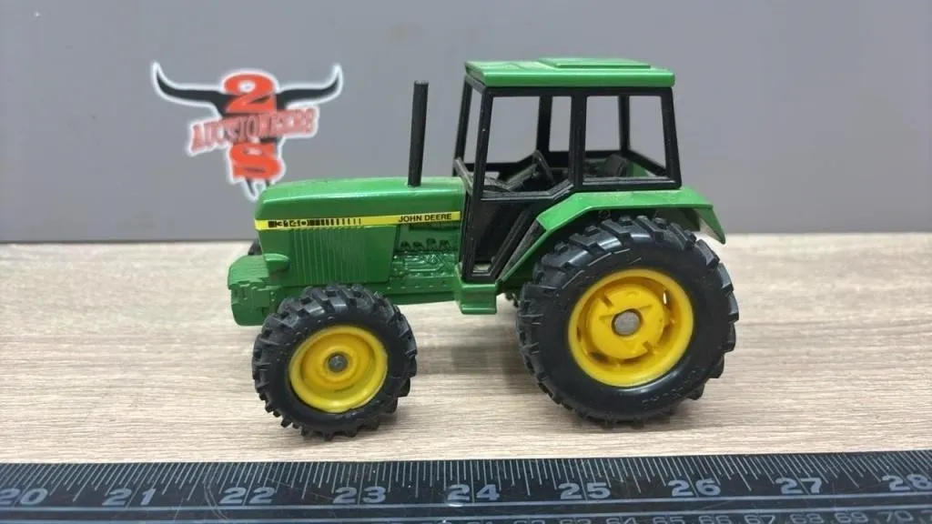 1:64 ERTL John Deere 3140 Die Cast MFWD Tractor.