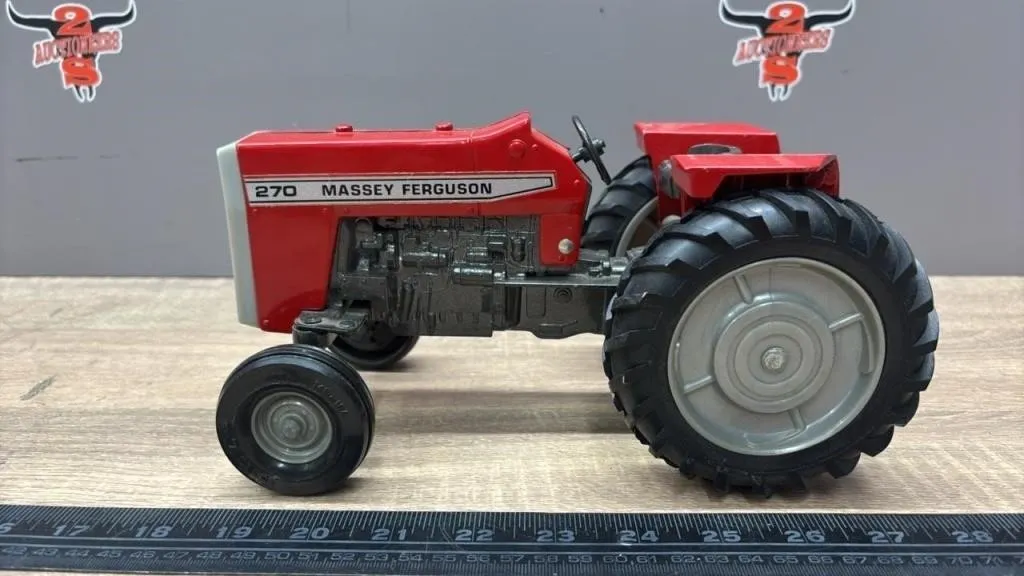 1:16 ERTL Massey Ferguson 270 Die Cast Tractor.