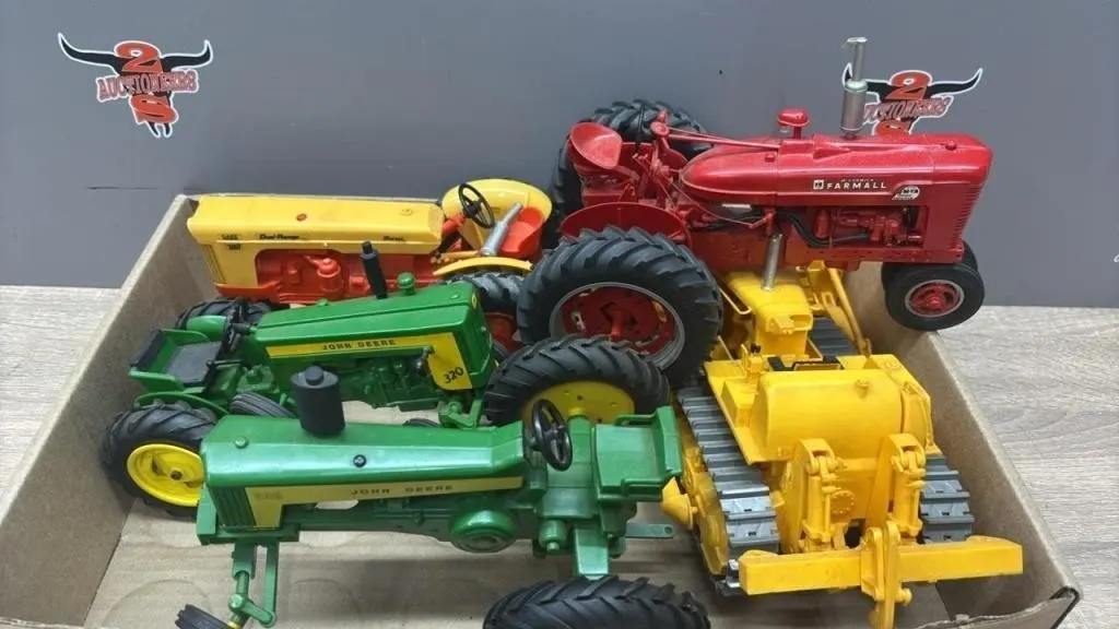 Tray of Asst. 1:16 Plastic Farm Equipment Toys.