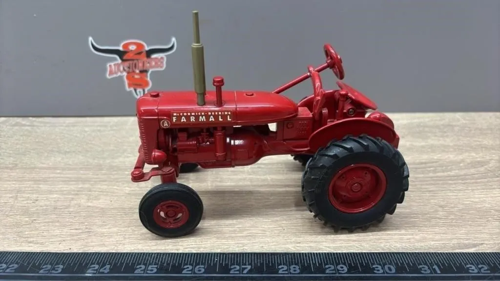 1:16 ERTL McCormick-Deering A Die Cast Tractor.