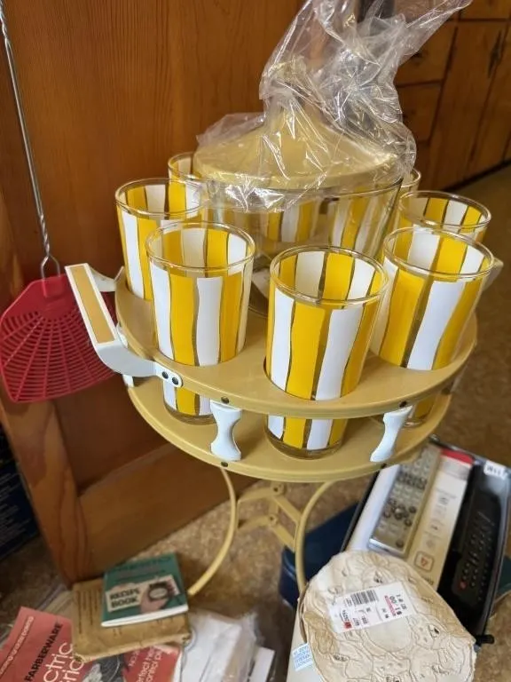NIB Vintage Goods, Vintage Drink Stand, Hall