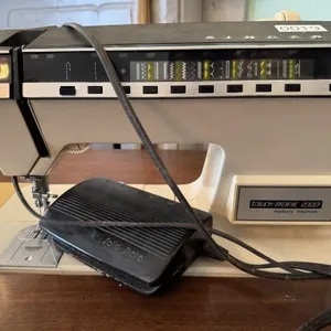 Singer Touch Tronic 2000 Memory Machine