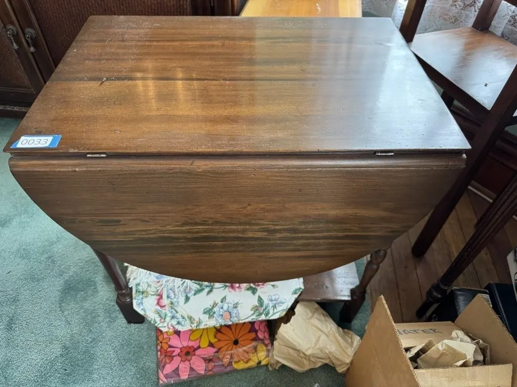 Tables & Stands