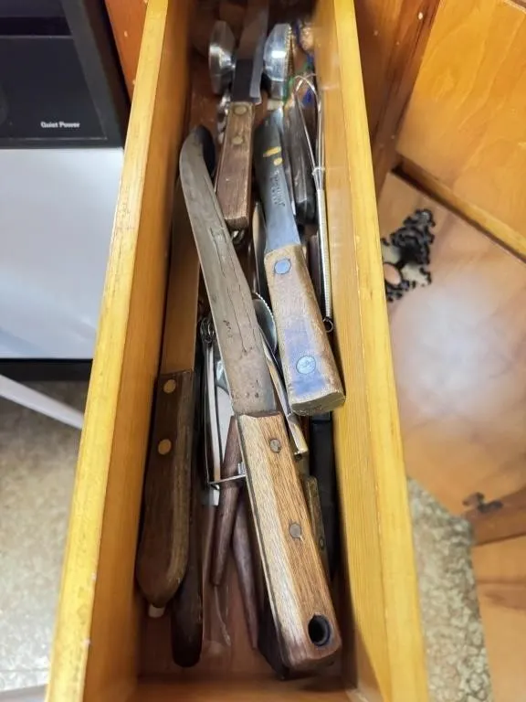 Kitchen Knives, Utensils, Pots & Pans