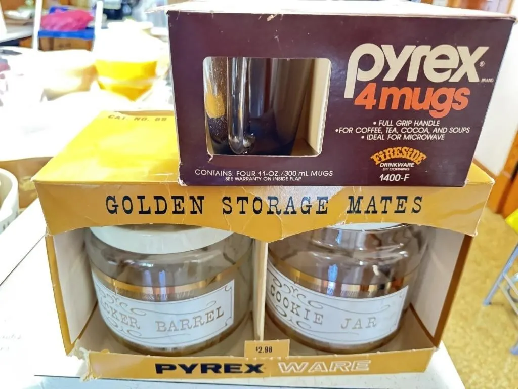 NIB Vintage Pyrex