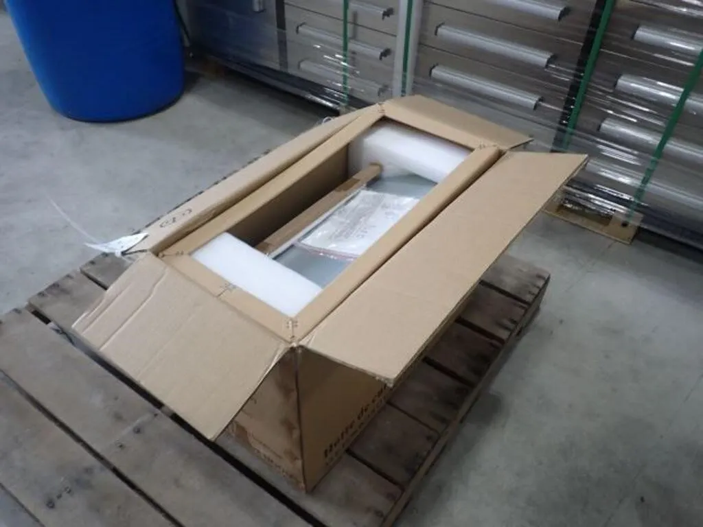 UNUSED Crown 24 In. Range Hood