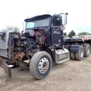 2000 Freightliner T/A Hiway Tractor - Day Cab 1FUY