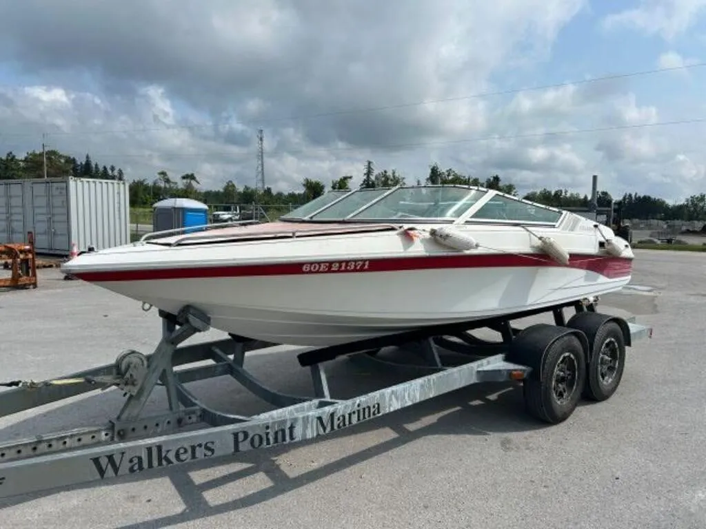 1990 Celebrity 180 18 Ft Bowrider CLCI0220B090