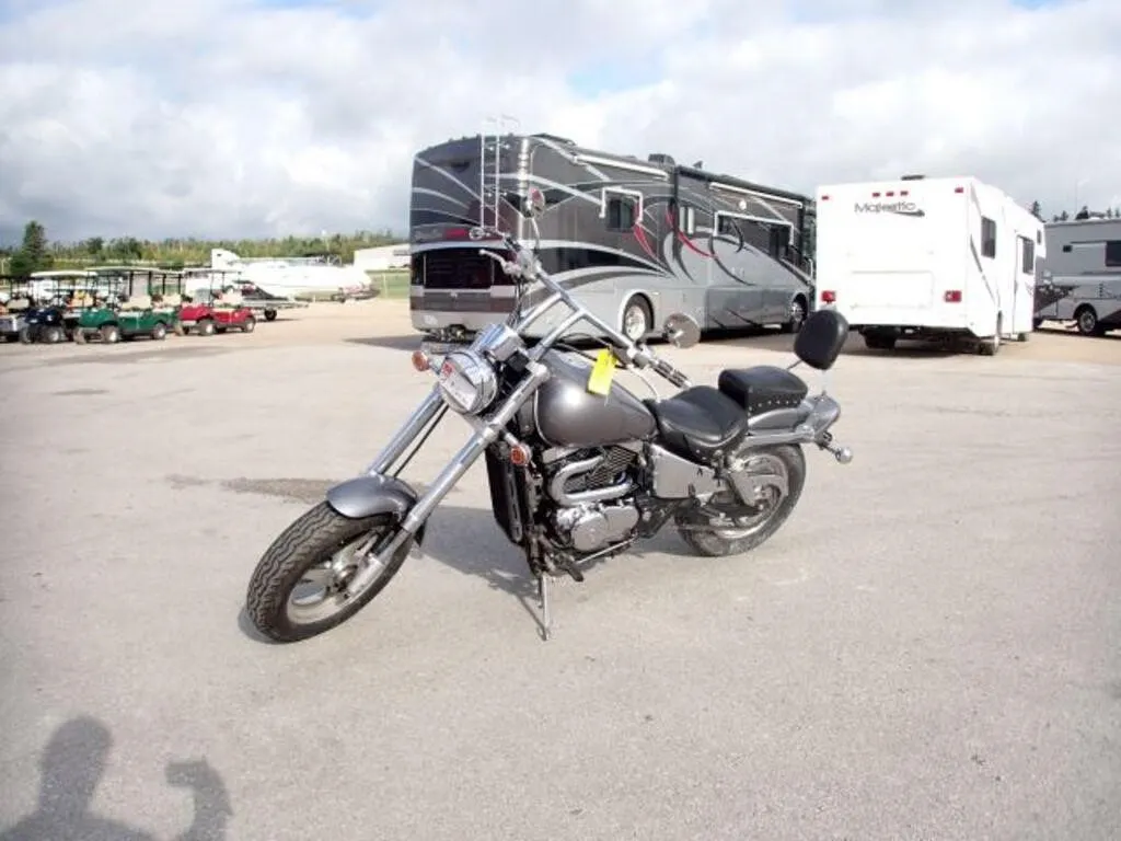 INOPERABLE 2000 Suzuki VZ800 Motorcycle JS1VS53A6Y
