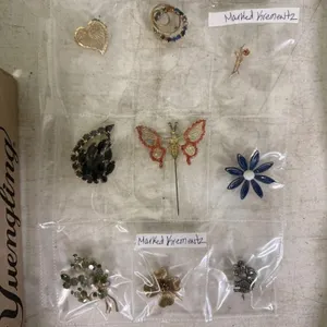 Large amount of Brooches