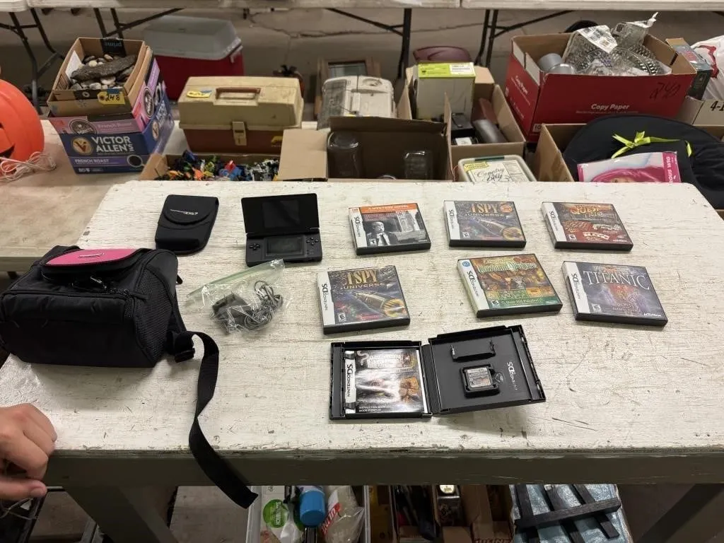 Nintendo DS Lite, Games & Case