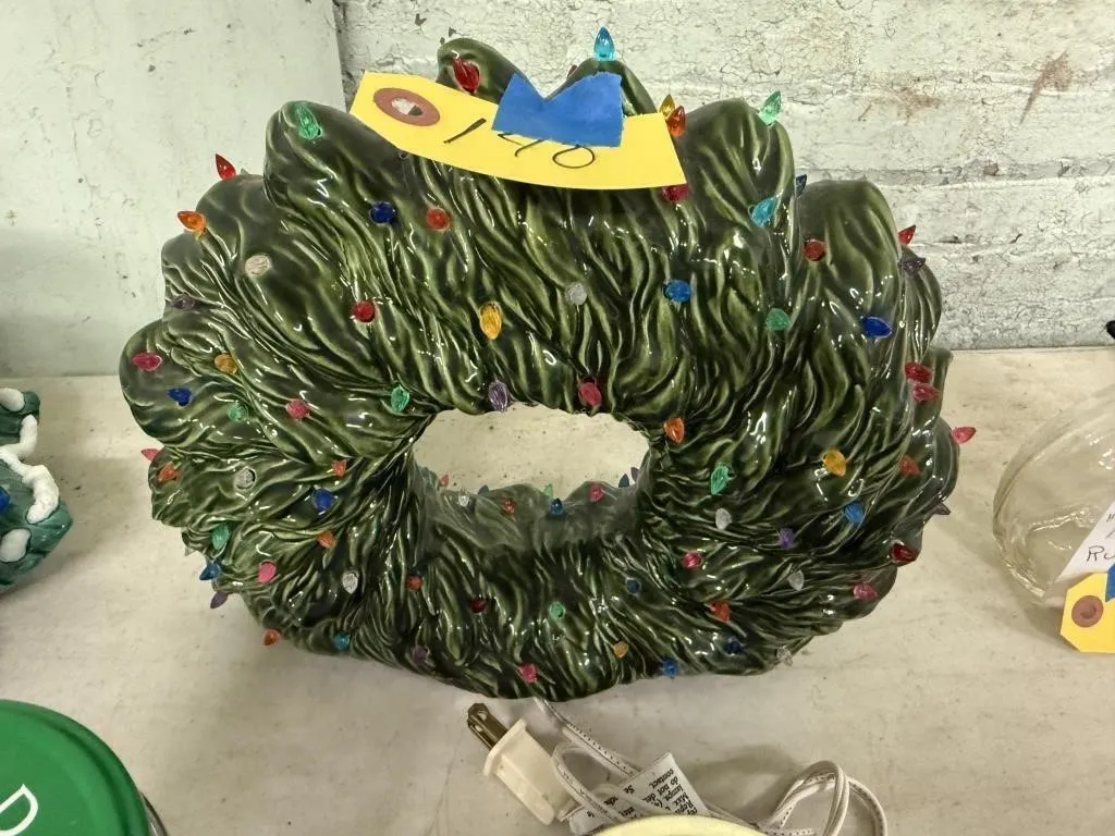 Lighted Christmas Wreath D�cor