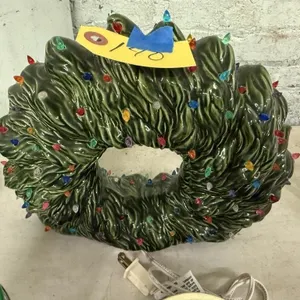 Lighted Christmas Wreath D�cor