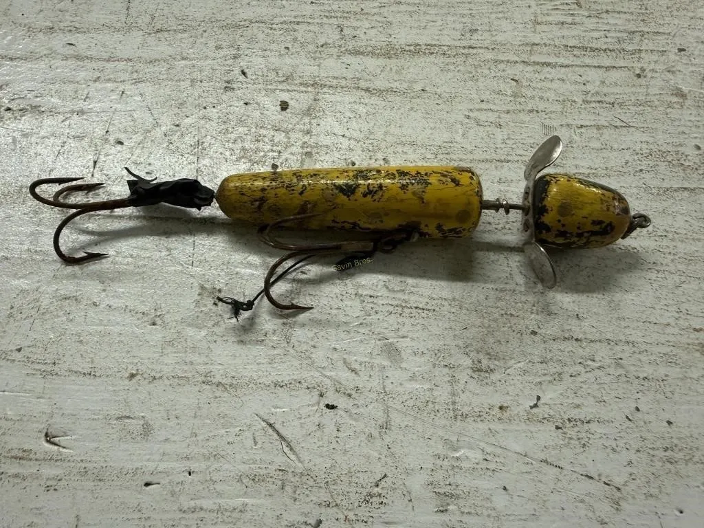 Pflueger Globe Fishing Lure