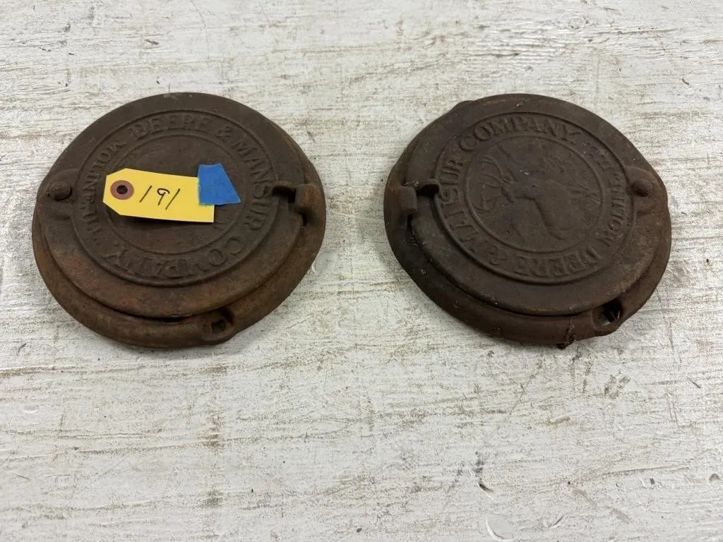 Deere & Mansur Corn Planter Lids