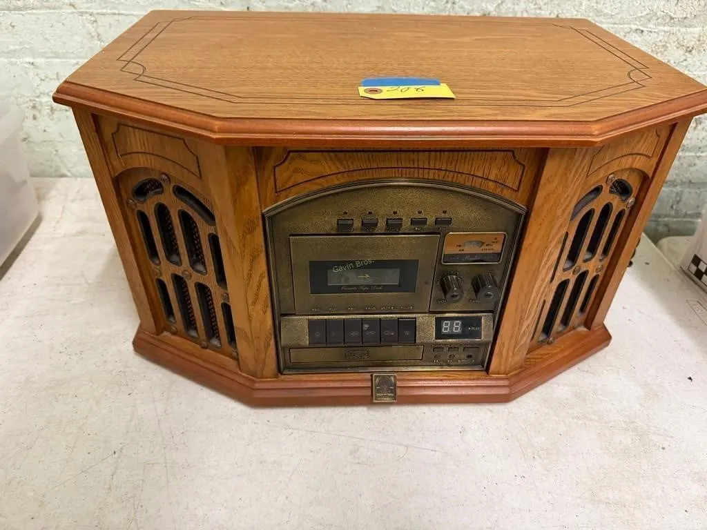 Thomas Pacconi Radio/Record Player