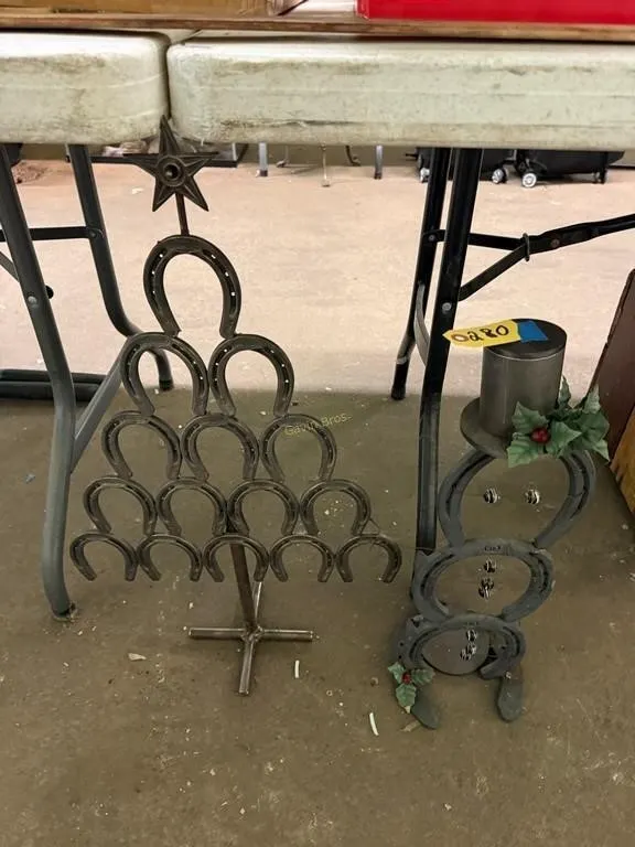 Candle Holder & Horseshoe D�cor