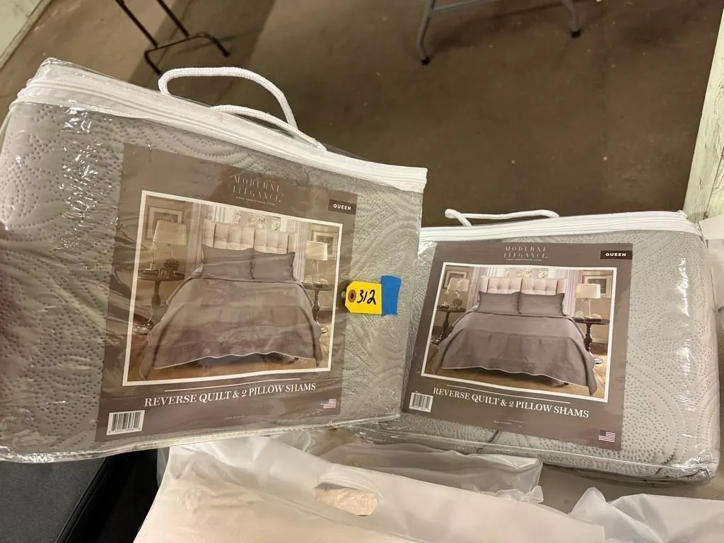 Queen Reverse Quilt & 2 Pillow Shams