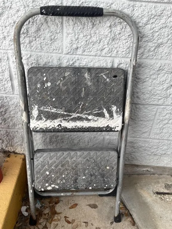 (2) 2-Step Folding Step Stools