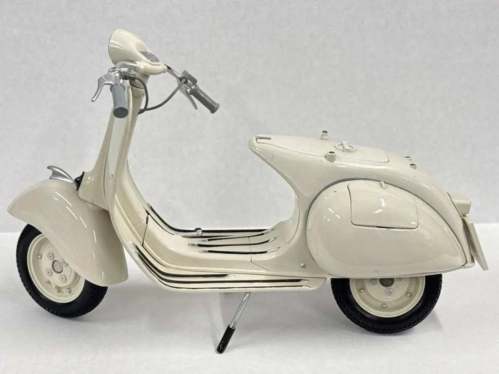 1955 Ray Vespa 250 1:6 Scale Toy