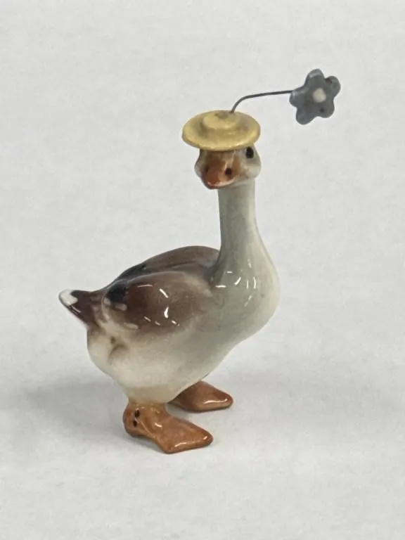 Hagen-Renaker VTG Mother Goose