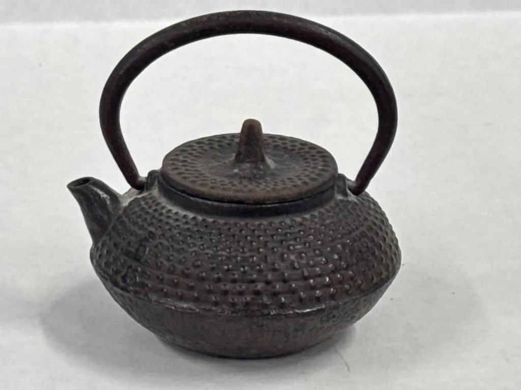 Traditional Vintage Japanese Tetsubin Cast Iron