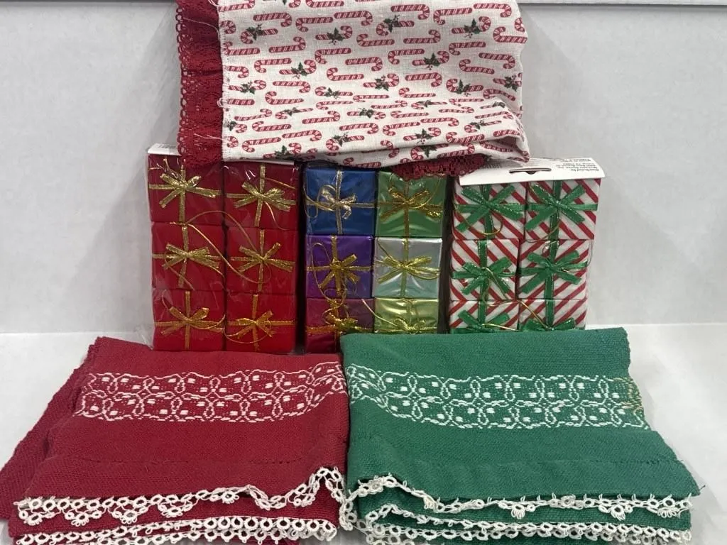 NIB (3) Christmas Mini Gift Boxes & Handmade