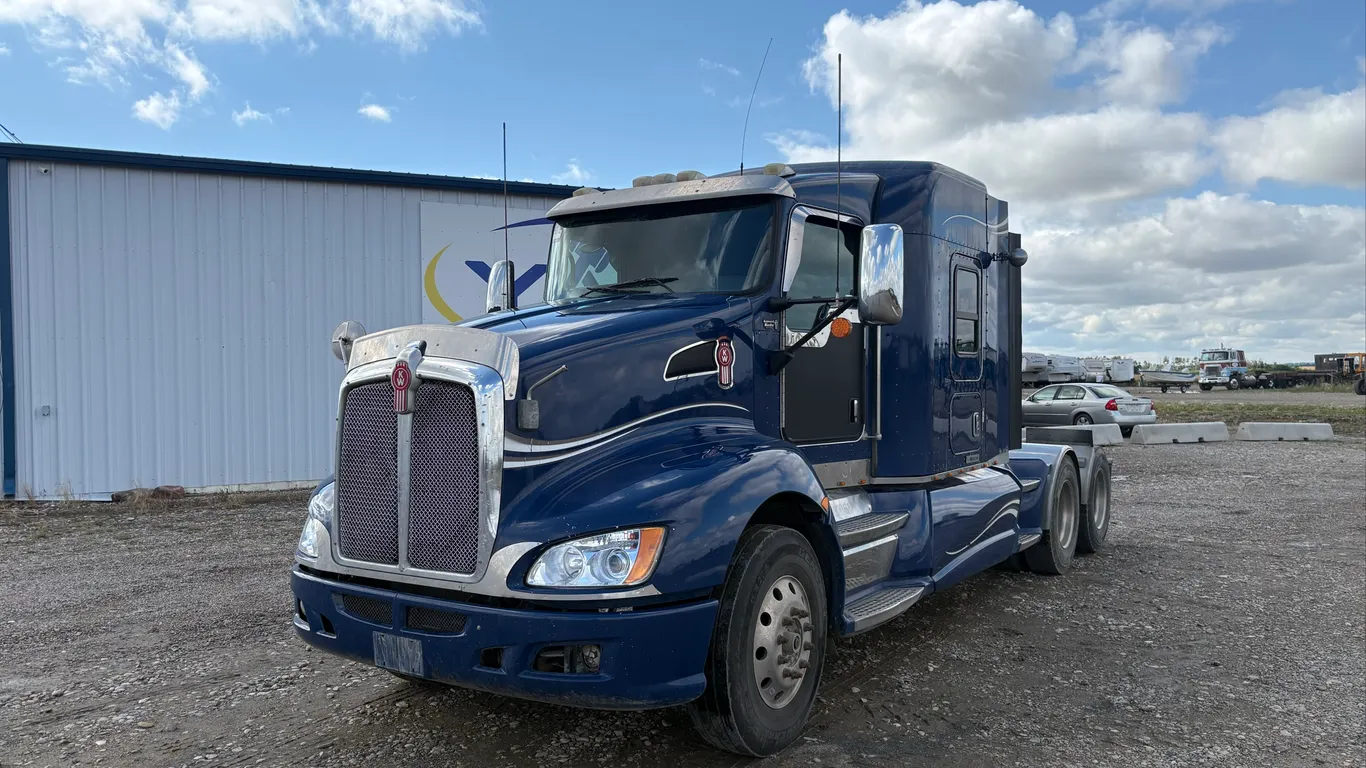 2014 KENWORTH T6 HIGHWAY TRACTOR