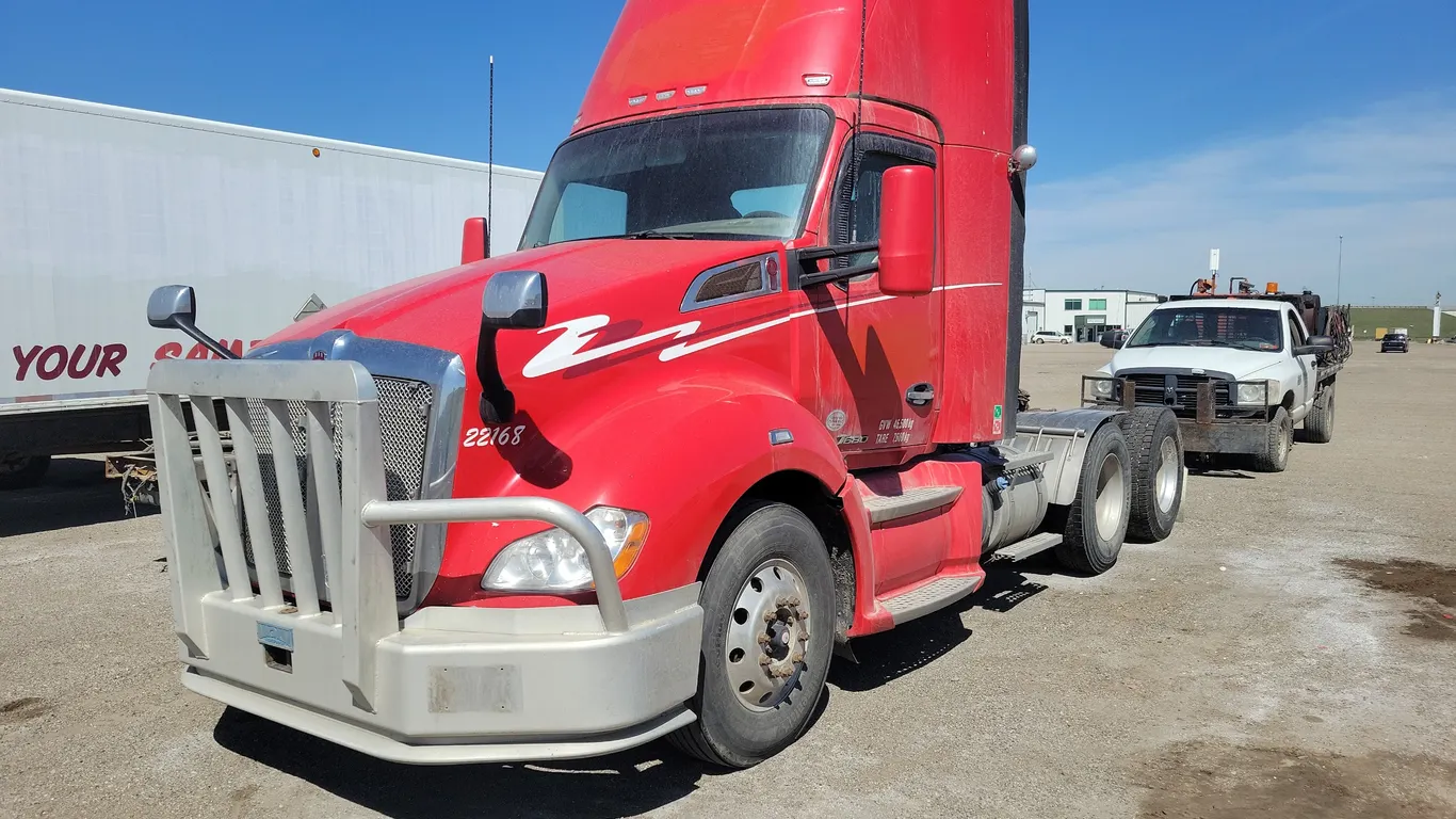 2018 Kenworth T680 T/A Day Cab Tractor