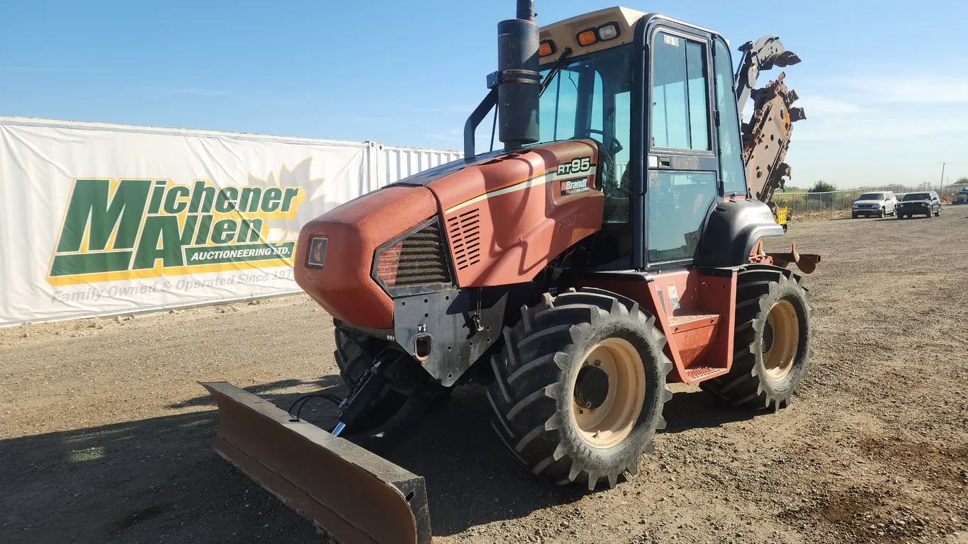 Ditchwitch M910 Trencher