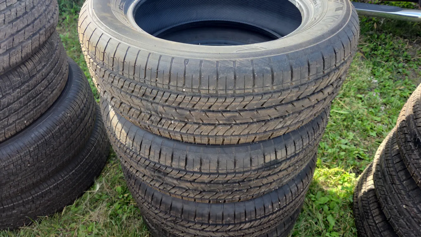 Set Of 4 Yokohama geolander 225/60/17