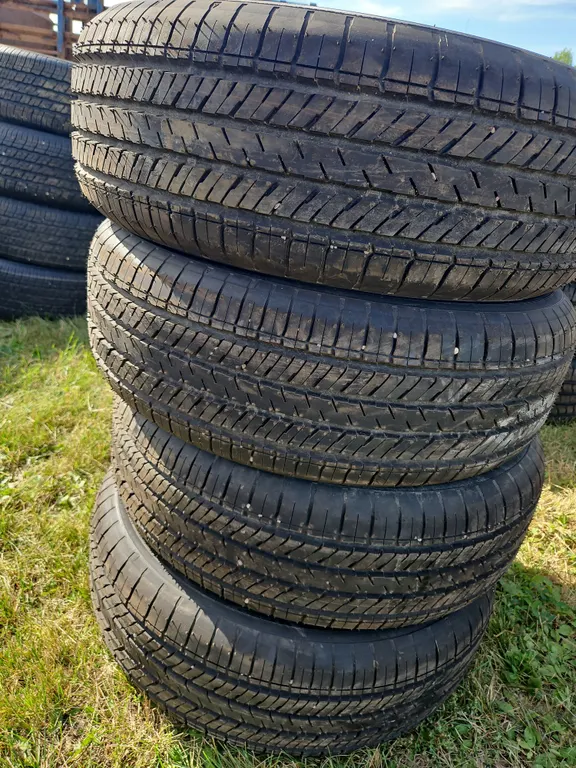 Set of4 Yokohama tires 225/60R17