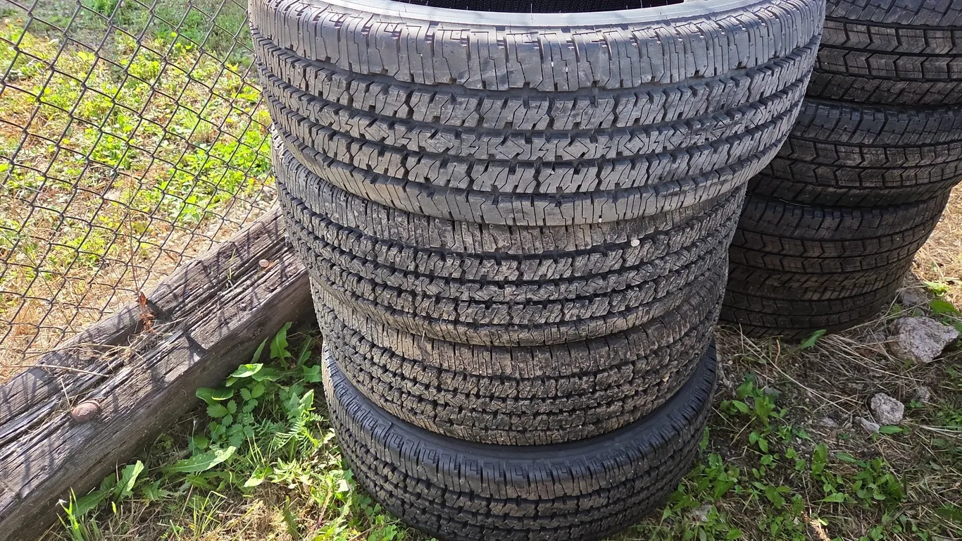 Set of 4 Firestone Transforce 245/70/17