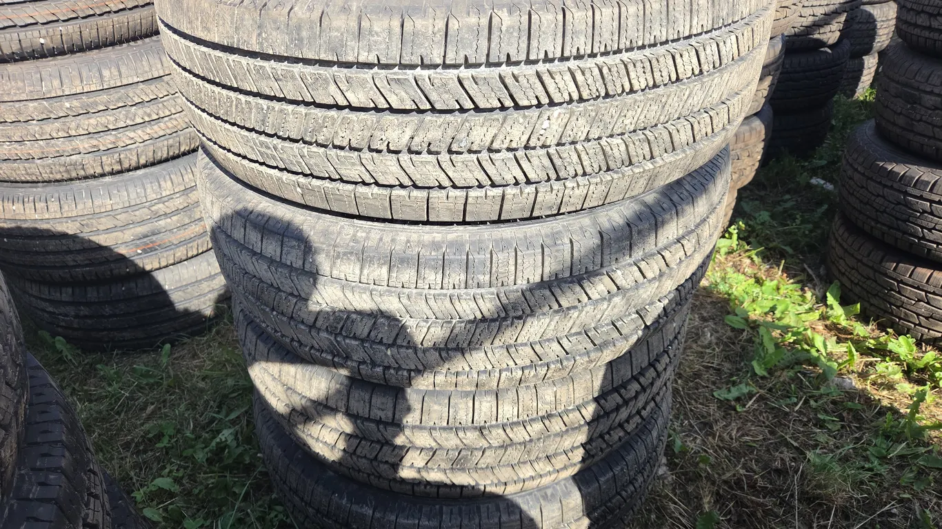 Set of 4 Firestone Transforce 275/70/18