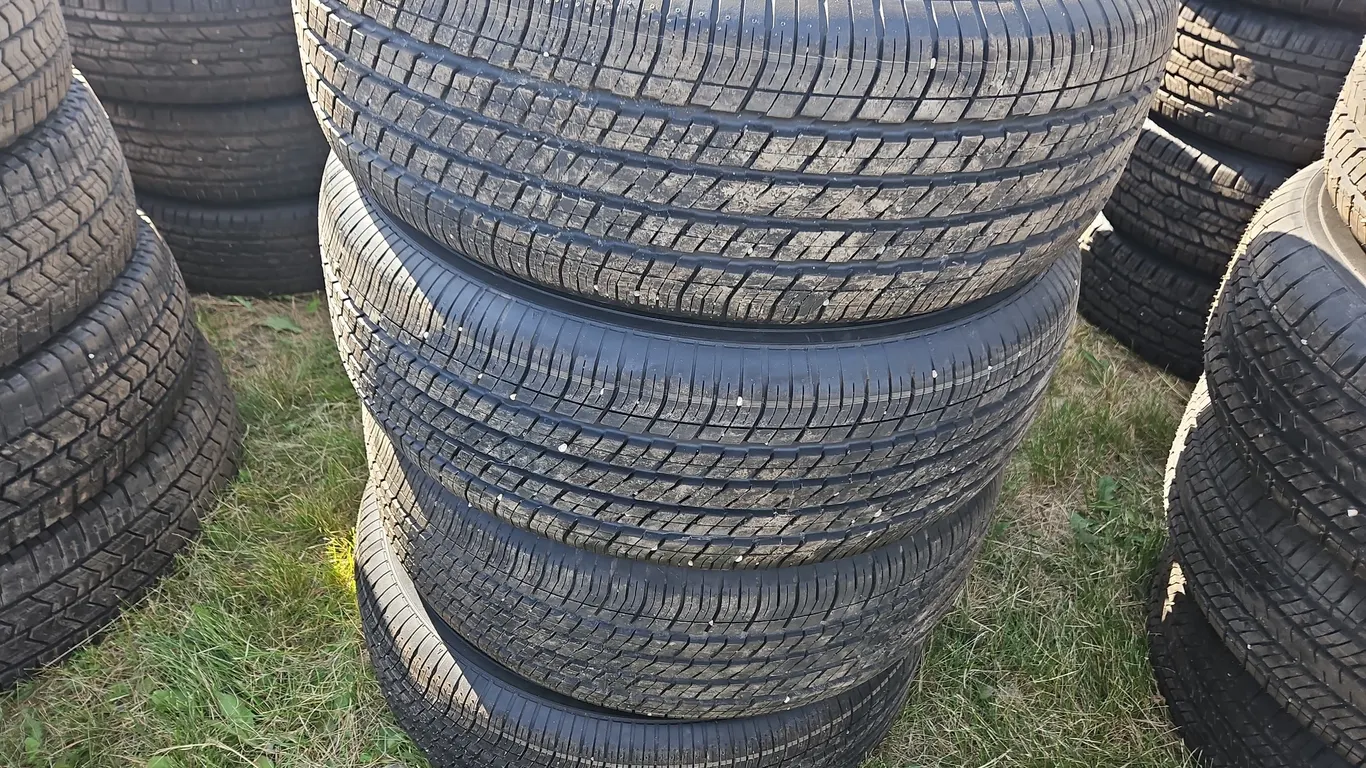 Set Of 4 Yokohama Avid 235/65R17