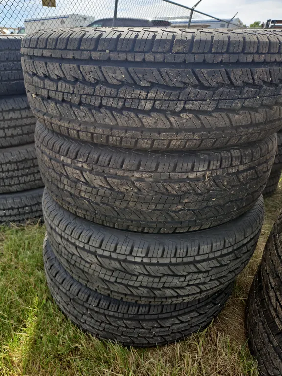 Set O 4 General Grabber HTS Tires 255/70R17